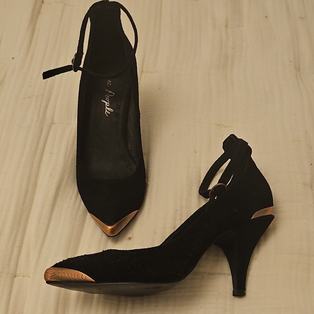 Free People Suede Pumps